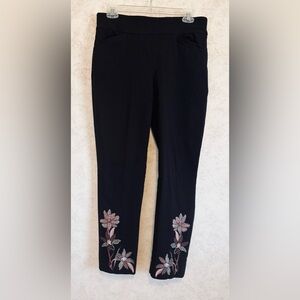 Chico's Size 1 US 8 Perfect Stretch Ankle Pants Floral Embroidery Bottom Legs